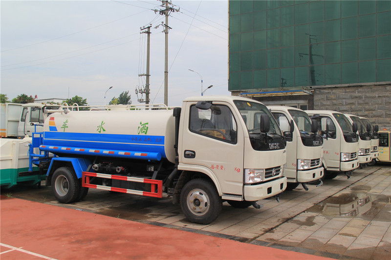 多功能绿化喷洒车-东风金霸5立方绿化喷洒车 多功能洒水车 燃油式洒水车国III 厂家 (3).jpg